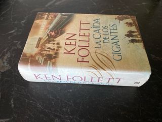 La caída de los gigantes (The Century 1) (Spani...