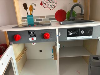 Cocinita de madera infantil