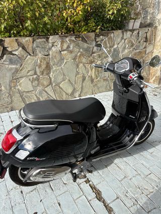 Vespa GTS 300 solo 1950km