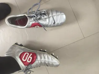 Botas Nike Total 90 III Plata y Rojo