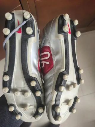 Botas Nike Total 90 III Plata y Rojo