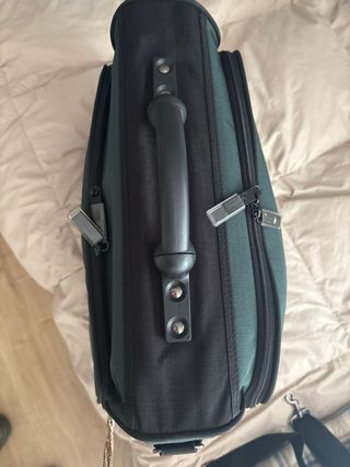 Maleta Benetton pequeña negra y verde