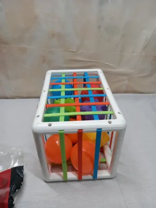 Cesto Gioco con Palline Colorate