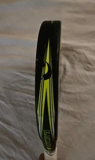 Pala de pádel Vibor-A Black Mamba