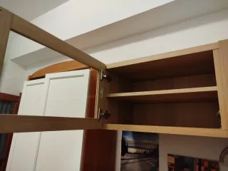 Mueble Ikea Besta con patas