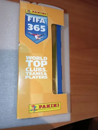 Panini FIFA 365 caja.2026