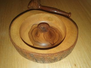 CASCANUECES DE MADERA DE OLIVO