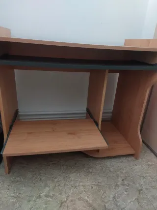 Mesa escritorio madera y metal