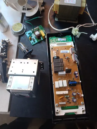 Microondas LG Negro despiece