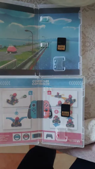 Kirby tierra olvidada y Mario Kart 8 Deluxe Switch