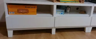 Mueble bajo 2 estanterías y 2 librerías