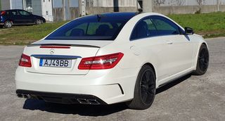 113-KIT CARROCERIA MERCEDES W207