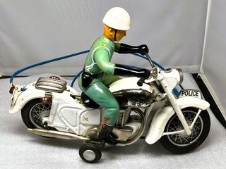 ANTIGUA MOTO HONDA POLICE DE BANDAI, FUNCIONA,RARA