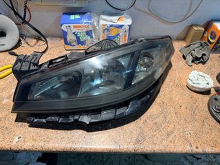 Faro Izquierdo Renault Laguna 2