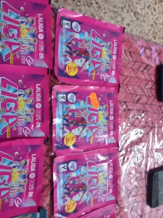 Sobres cromos LaLiga 2025-26