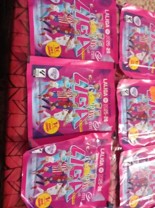 Sobres cromos LaLiga 2025-26