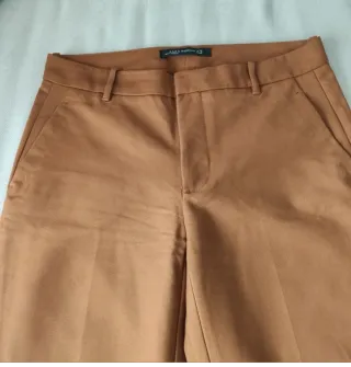 Pantalón tobillero Zara marrón