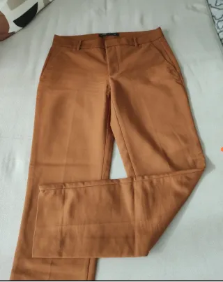 Pantalón tobillero Zara marrón