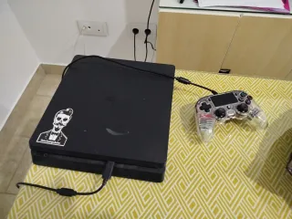 PS4 Slim Negra Sony Precio negociable