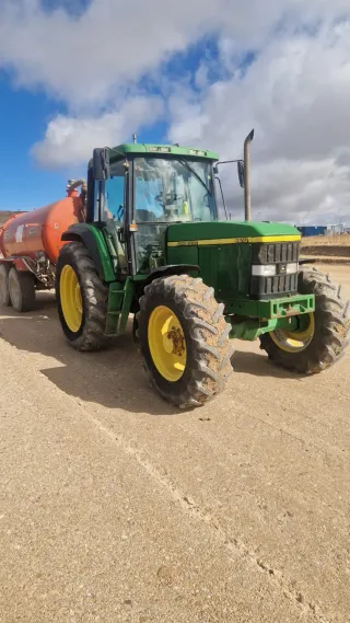 Tractor John Deere 6610