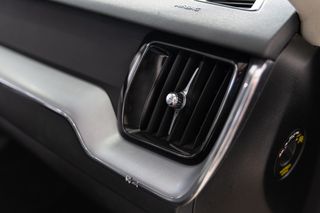 Volvo XC60 407cv hibrido enchufable. techo solar