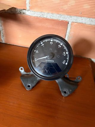 Cuenta Km Digital Yamaha SR250 Special Adaptado