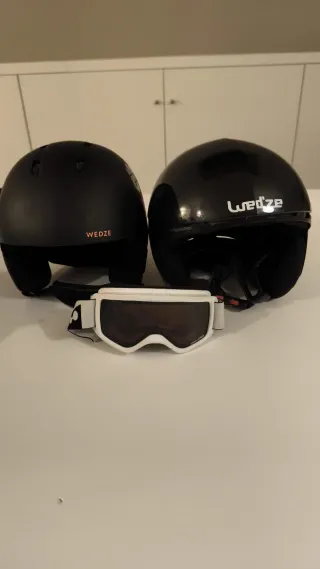 Pantaloncini, guanti, calzini, caschi e occhiali.