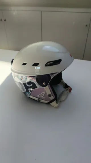 Pantaloncini, guanti, calzini, caschi e occhiali.