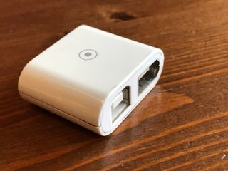 Adaptador Apple iPod/iPhone/iPad a FireWire + USB