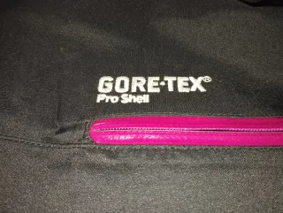 Chaqueta Gore-Tex Negra y Rosa (mujer)