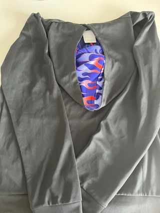 Sudadera Nike Negra con Logo KM y Estampado