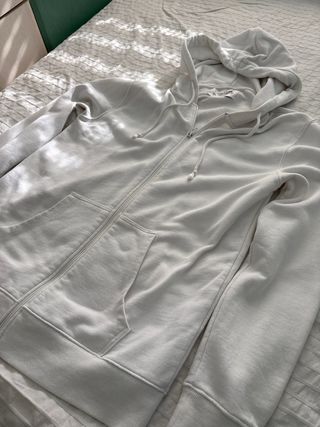Sudadera con cremallera Pull and Bear blanca