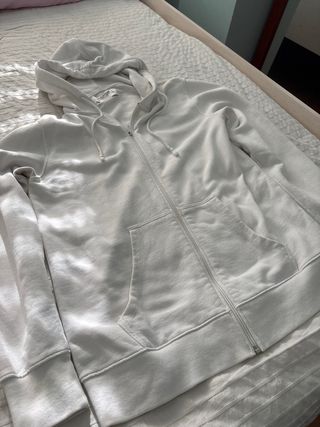 Sudadera con cremallera Pull and Bear blanca