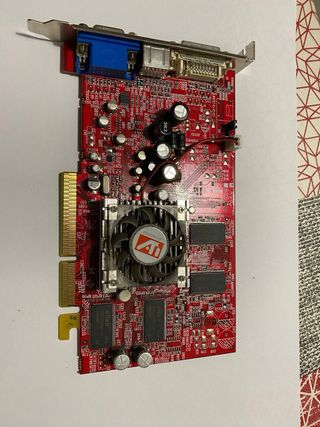 Tarjeta Gráfica ATI Radeon 9550 256MB