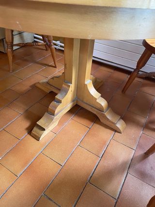 Mesa madera y 5 sillas solo hasta 15 enero