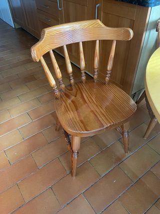 Mesa madera y 5 sillas solo hasta 15 enero