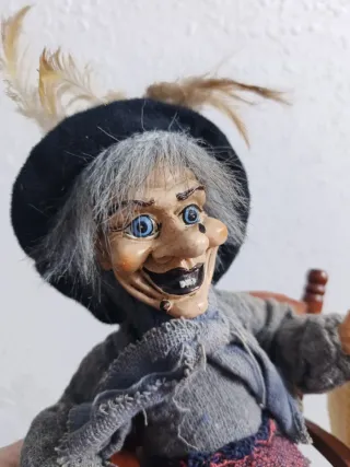 Muñeca Bruja Silla Vintage