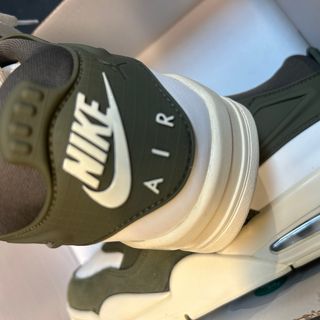 Air Jordan 4 RM 38.5