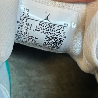 Air Jordan 4 RM 38.5