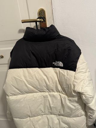 Chaqueta The North Face Negra y Blanca