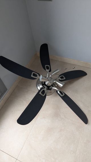 Ventilador de Techo con luz Negro y Plateado