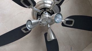 Ventilador de Techo con luz Negro y Plateado