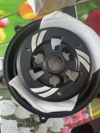 Cubierta Embrague Ducati Panigale V4 Roja