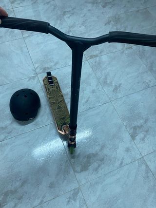 Patinete Decathlon con Casco