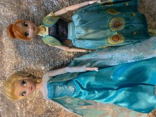 Muñeca Elsa y Anna Frozen Disney store