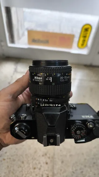 Camara Nikon FM2 + nikkor 35-70 zoom