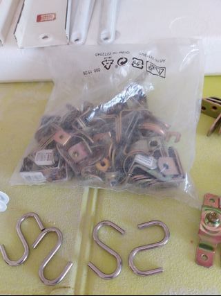 Pack Escuadras Pared y Accesorios Varios