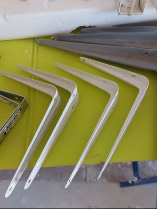 Pack Escuadras Pared y Accesorios Varios