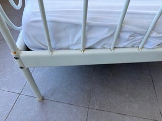 Cama infantil Ikea con somier y colchón