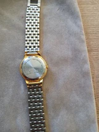 Reloj Lorus Dama Dorado y Blanco